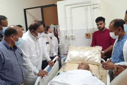 
সাবেক খাদ্যমন্ত্রী কামরুল ইসলাম হাসপাতালে