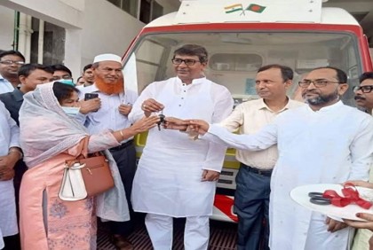 নাটোর সদর হাসপাতালে ভারতের দেওয়া আইসিইউ অ্যাম্বুলেন্স হস্তান্তর