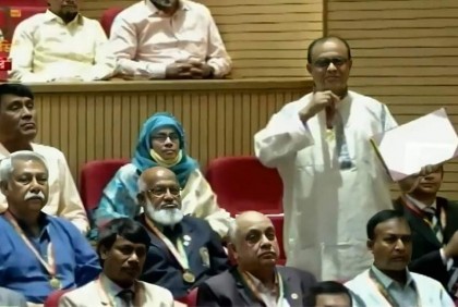 জাতীয় ক্রীড়া পুরস্কার পেলেন ইবি উপাচার্য
