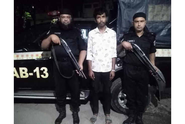 রংপুরে মোটরসাইকেল চুরি
চক্রের হোতা গ্রেফতার