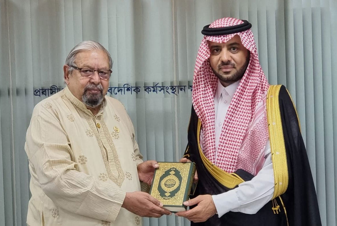 শ্রমবাজার সম্প্রসারণে প্রবাসী কল্যাণ মন্ত্রীর সাথে সৌদি রাষ্ট্রদূতের বৈঠক 