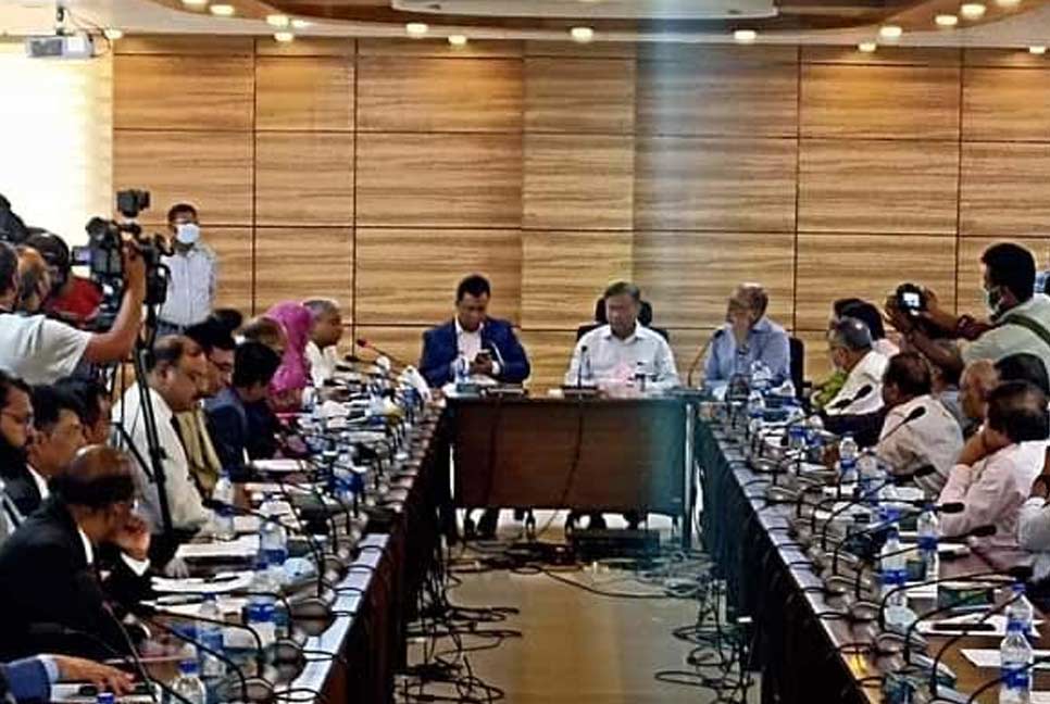 ‘হাজার কোটির ঋণ তহবিল চলচ্চিত্র পুনরুজ্জীবনের জন্য যুগান্তকারী পদক্ষেপ’