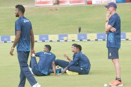 মুস্তাফিজের টেস্ট খেলা না খেলাকে ‘পারসোনাল চয়েজ’ বললেন ডোনাল্ড