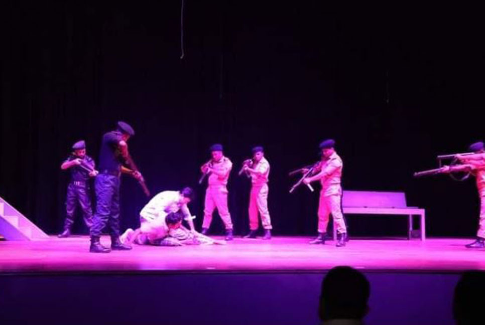 নারায়ণগঞ্জে ‘অভিশপ্ত আগস্ট’ মঞ্চায়ন 