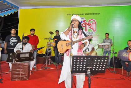 লালনের গানে বগুড়া মাতালেন শিল্পী শফী মন্ডল 