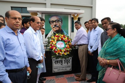 নতুন ধানের জাত সংরক্ষণে ফলন বৃদ্ধি করতে হবে: কৃষিমন্ত্রী 