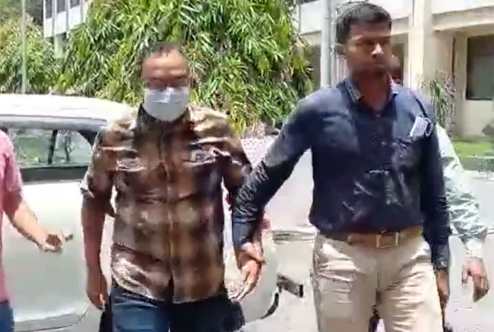 দেশে ফিরতে চান পি কে হালদার (ভিডিও)