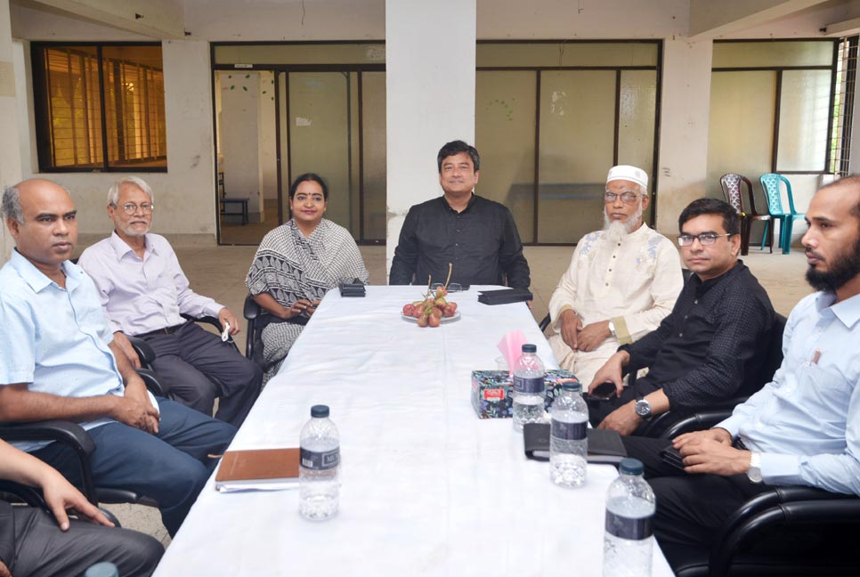 বঙ্গবন্ধু মুক্তিযুদ্ধ গবেষণা ইনস্টিটিউট পরিদর্শনে জাতীয় বিশ্ববিদ্যালয়ের উপাচার্য