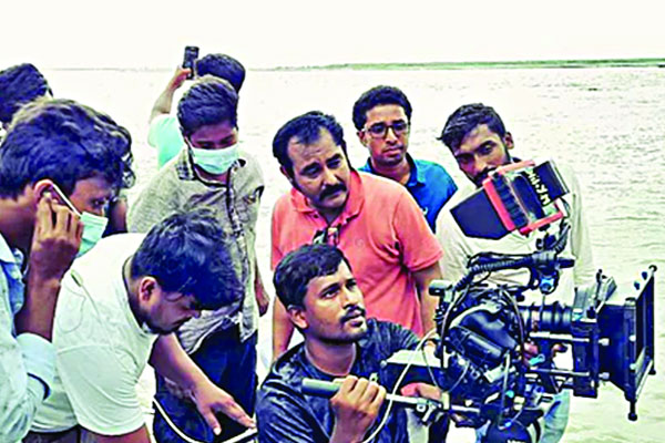 কেন হারিয়ে যাচ্ছেন নতুন অভিনয়শিল্পীরা