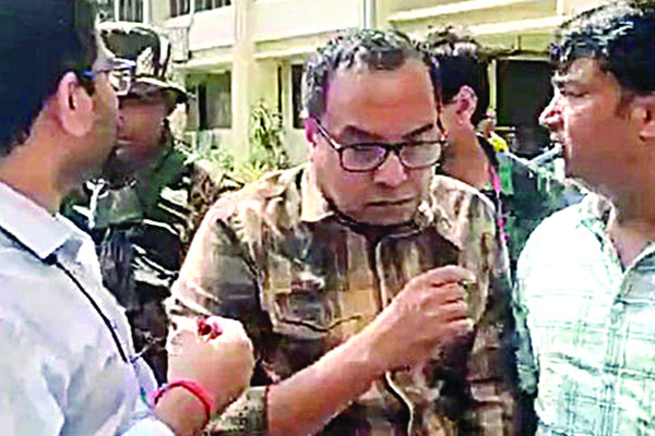 বেরিয়ে আসছে রাঘববোয়ালদের নাম