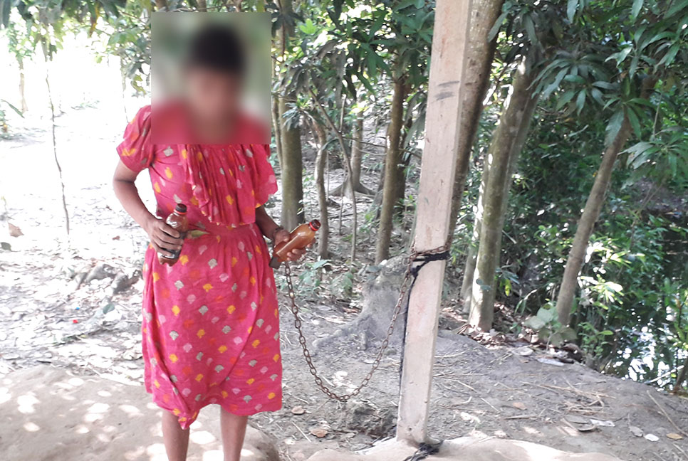 শিকলে বন্দী প্রতিবন্ধী শিল্পীর জীবন