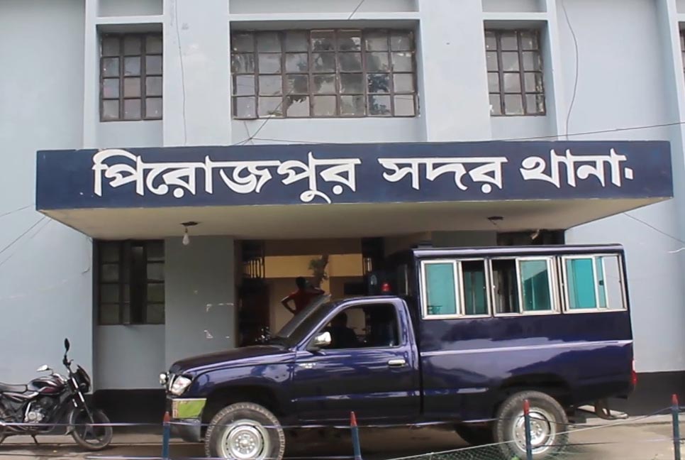 সাংবাদিক আমীর খসরুর মায়ের মরদেহ উদ্ধারের ঘটনায় হত্যা মামলা