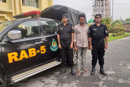 নাটোরে ২৮৮০ পিস ইয়াবাসহ যুবক আটক