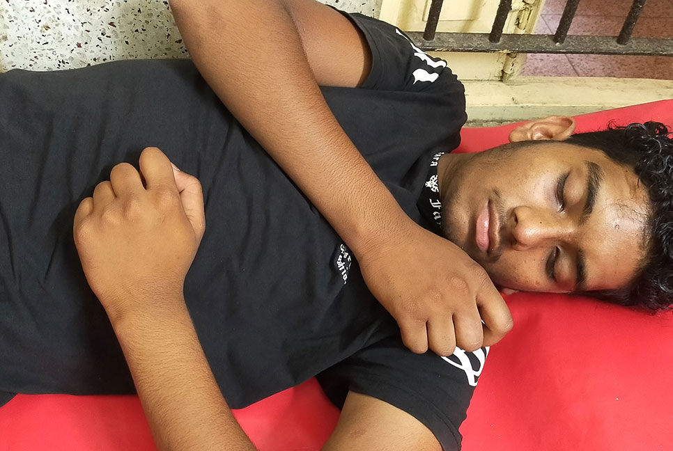 চালককে অজ্ঞান করে অটোরিকশা ছিনতাই