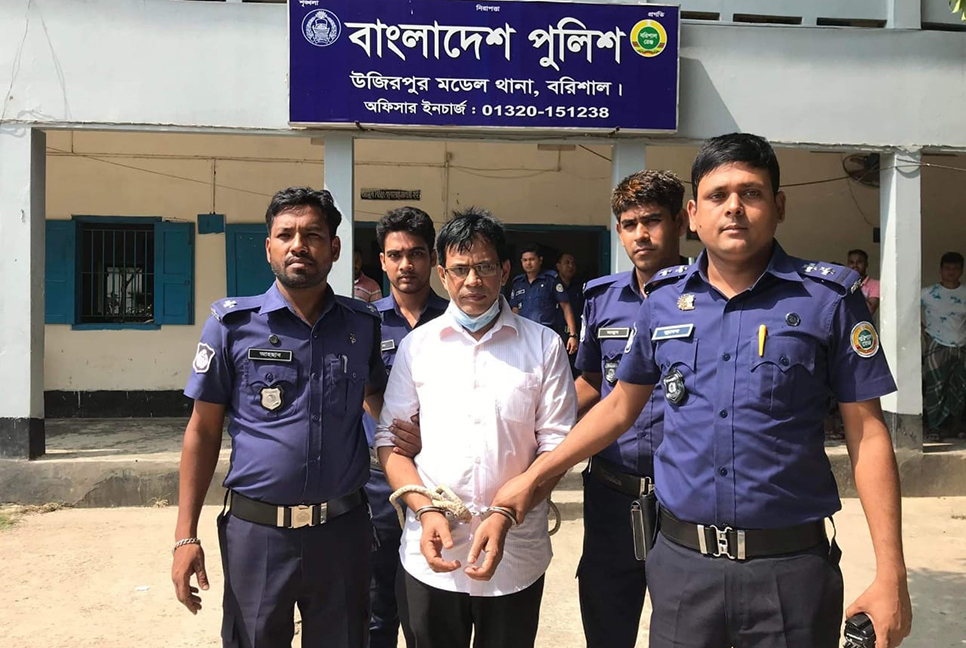 হত্যা মামলার পলাতক আসামি বরিশালে গ্রেফতার 