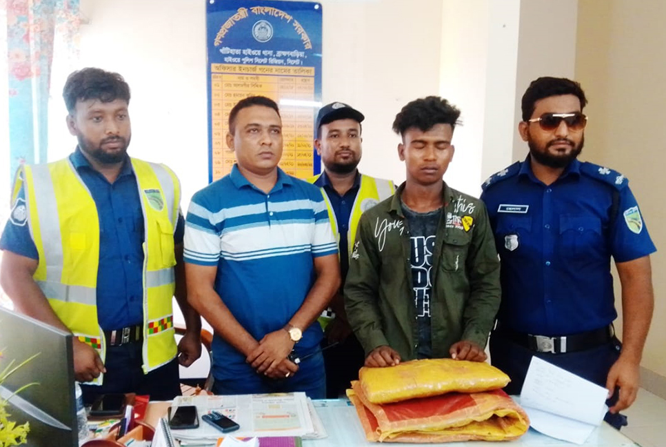 ব্রাহ্মণবাড়িয়ায় গাঁজাসহ মাদক ব্যবসায়ী আটক