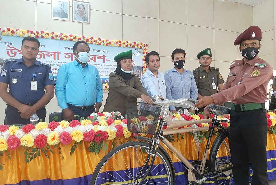 বোয়ালমারীতে আনসার ভিডিপি সমাবেশ