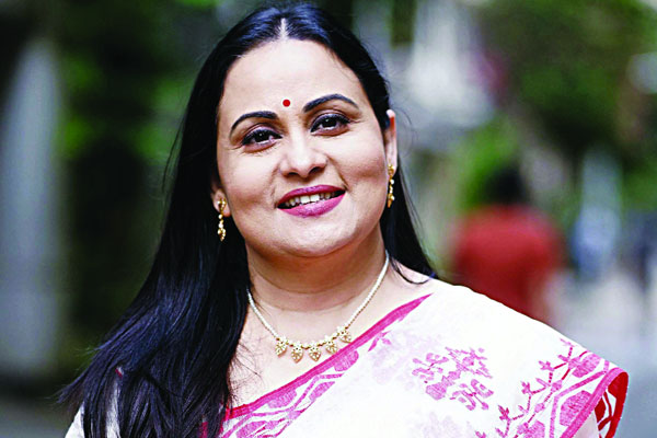 পারুল বানু চরিত্রে মিমি