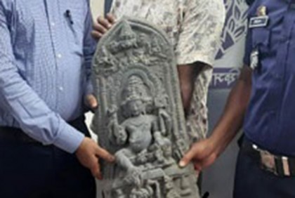 পুকুর খনন করতে গিয়ে প্রাচীন মূর্তি উদ্ধার