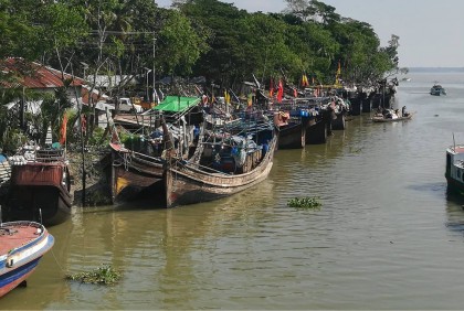 বঙ্গোপসাগরে ৬৫ দিন মাছ আহরণ বন্ধ, নেই জেলেদের বিকল্প কার্মসংস্থান 