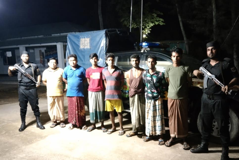 টেকনাফে ভুট্টো হত্যাকাণ্ড, র‌্যাবের হাতে গ্রেফতার ৮