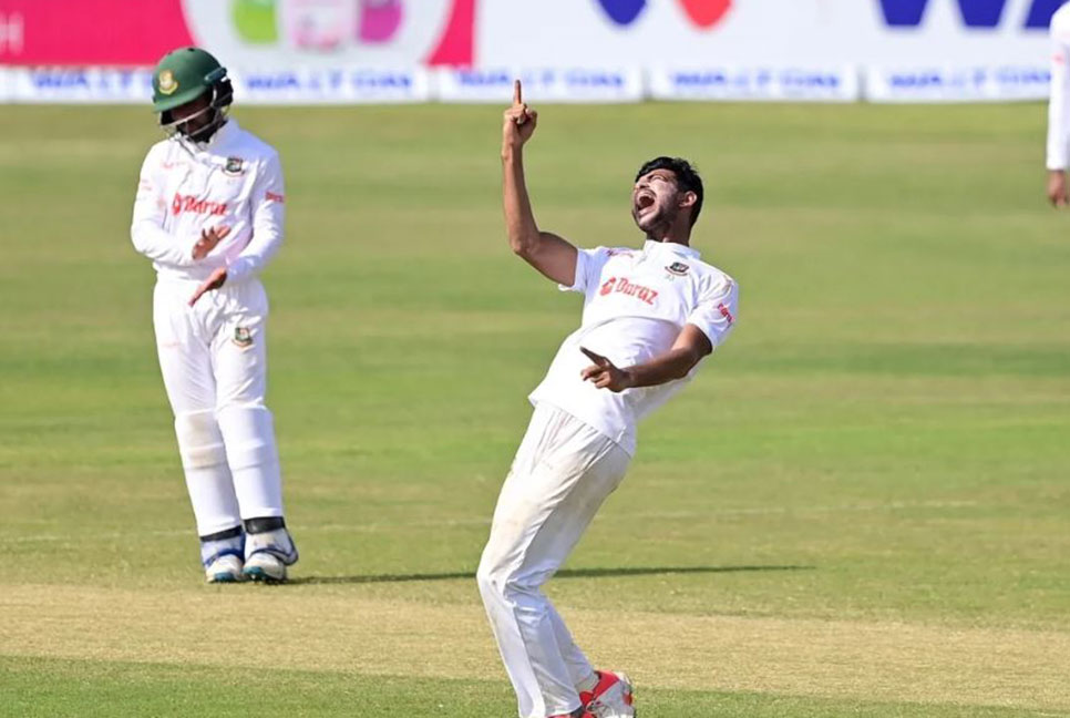 টাইগার শিবিরে ধাক্কা; এক ম্যাচ খেলেই আবার ছিটকে গেলেন নাঈম