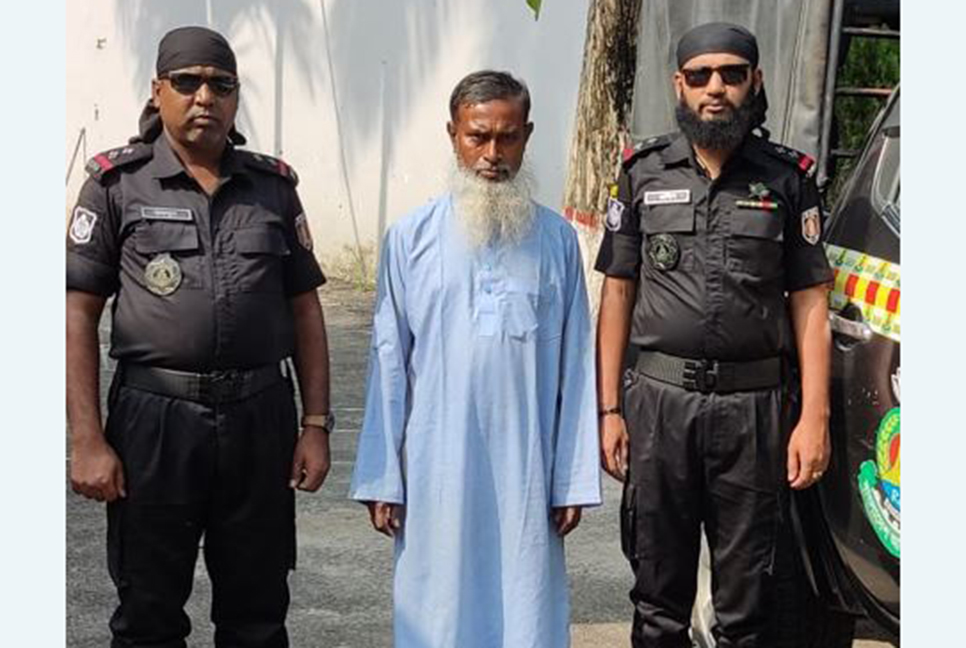 শিশুকে ধর্ষণের অভিযোগে বাসচালক গ্রেফতার 