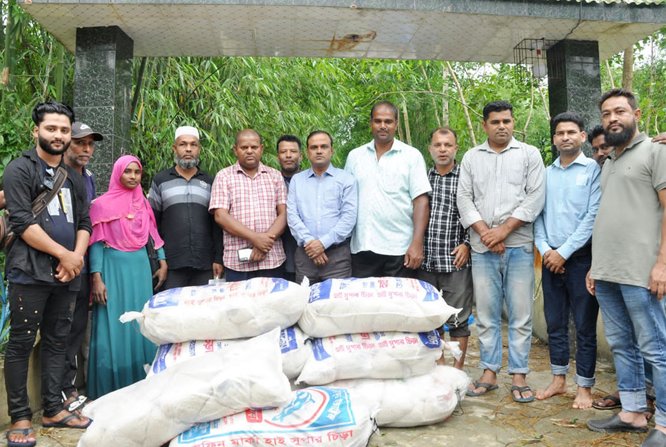 বিশ্বনাথে বন্যা কবলিতদের মাঝে শুকনো খাবার বিতরণ