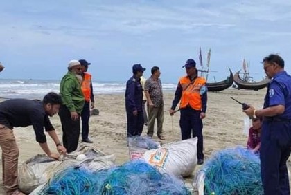 টেকনাফে অভিযান চালিয়ে ৬০ হাজার মিটার জাল জব্দ