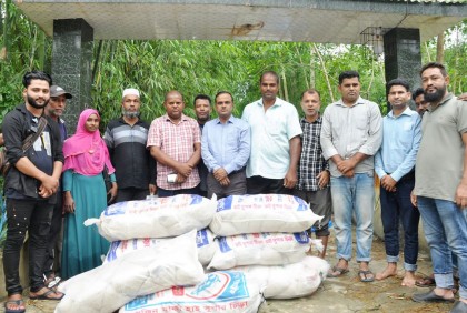 বিশ্বনাথে বন্যা কবলিতদের মাঝে শুকনো খাবার বিতরণ