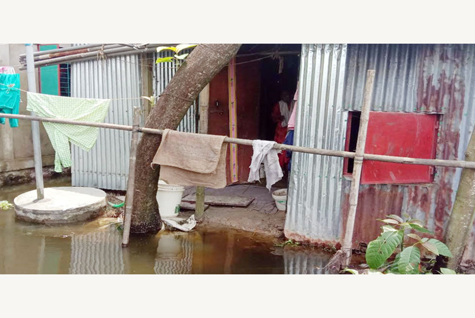 সুনামগঞ্জে বন্যা পরিস্থিতির উন্নতি, ঘরে ফিরতে পারেননি বানবাসীরা

