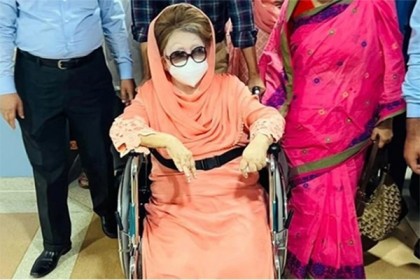 খালেদা জিয়া জ্বরে আক্রান্ত  