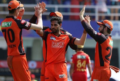 আইপিএল : নিয়মরক্ষার ম্যাচে নামছে হায়দরাবাদ-পাঞ্জাব