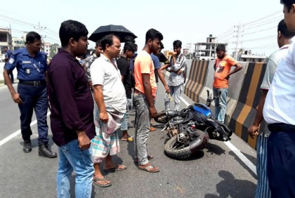 টাঙ্গাইলে ট্রাকচাপায় কলেজছাত্র নিহত