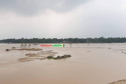 নেত্রকোনায় কমছে সোমেশ্বরীর পানি 


