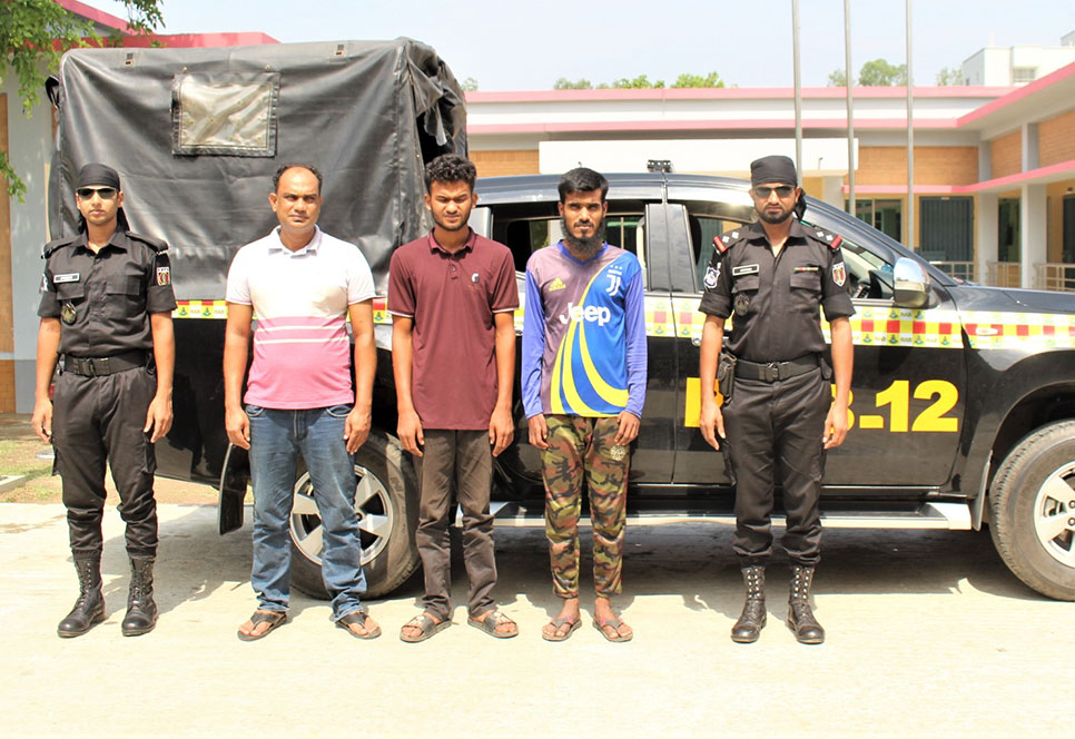 সিরাজগঞ্জে গাঁজা ও ফেনসিডিলসহ মাদক কারবারি আটক