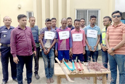 বিশ্বনাথে অস্ত্রসহ ৪ ডাকাত গ্রেফতার
