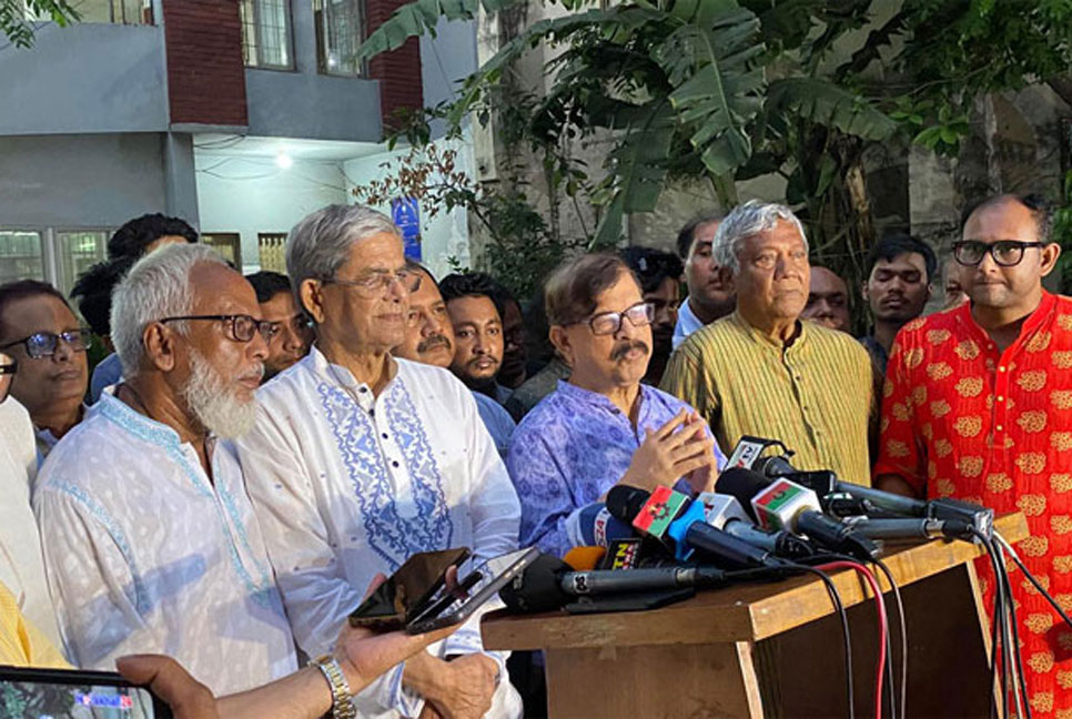 রুদ্ধদ্বার বৈঠক শেষে যা বললেন ফখরুল-মান্না