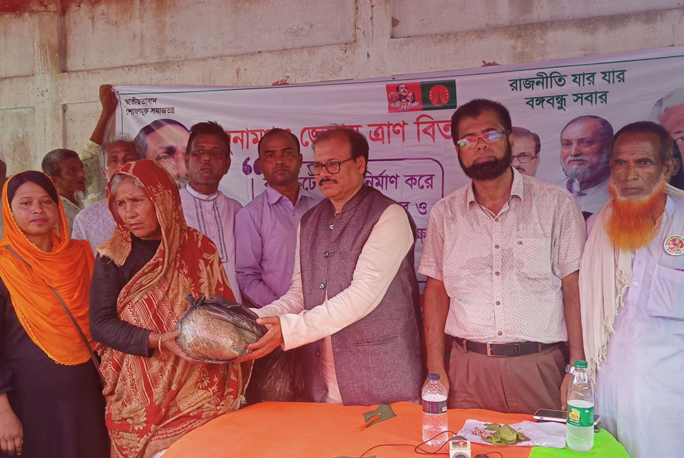 সুনামগঞ্জের বন্যার্ত ৩০০ পরিবারকে খাদ্য সহায়তা
