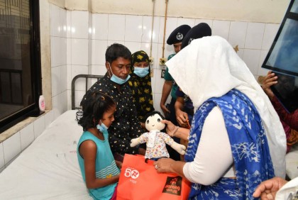 সড়ক দুর্ঘটনায় পা হারানো শিশু জান্নাতের পাশে পুনাক সভানেত্রী 