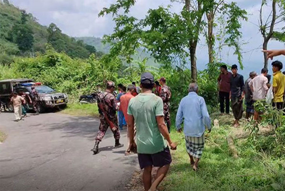 বান্দরবানে পর্যটকবাহী গাড়ি খাদে পড়ে নিহত ২