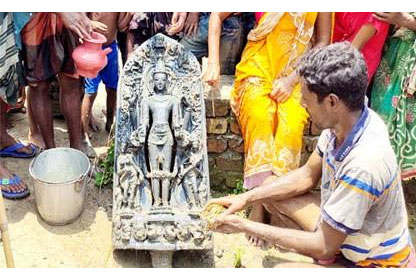 সিংড়ায় প্রাচীন মূর্তি উদ্ধার