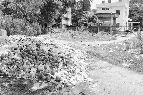 হাসপাতালে বর্জ্যরে স্তূপ