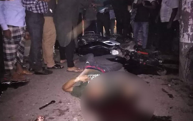 বরিশালে মোটরসাইকেল দুর্ঘটনায় কলেজছাত্র ২ বন্ধু নিহত