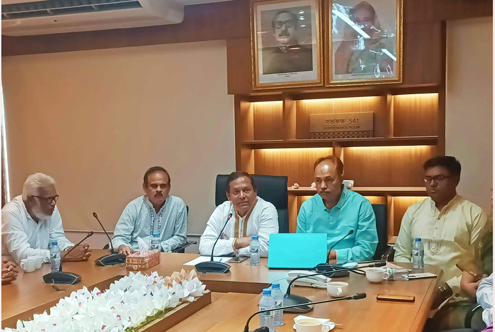 ভঙ্গুর স্বাস্থ্যখাত শেখ হাসিনার দক্ষতায় শক্ত অবস্থানে দাঁড়িয়েছে : মির্জা আজম 