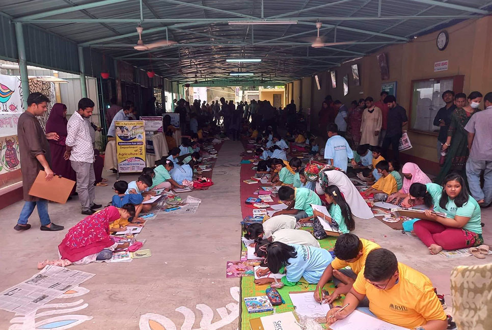 কুষ্টিয়ায় শিশু-কিশোরদের নিয়ে চিত্রাঙ্কন প্রতিযোগিতা