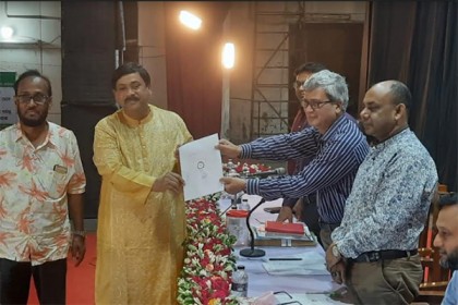 কুসিক নির্বাচনে প্রার্থীদের প্রতীক বরাদ্দ, নৌকার প্রতিদ্বন্দ্বী টেবিল ঘড়ি-ঘোড়া 
