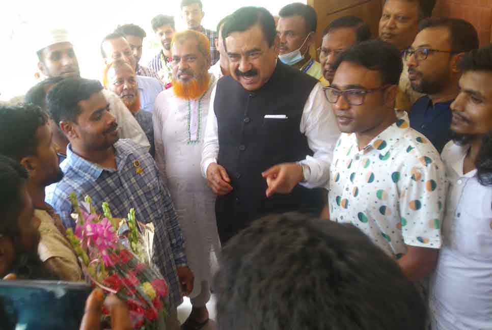 পরিবহন সেক্টরে চাঁদাবাজি আমরা বন্ধ করেছি : শাজাহান খান