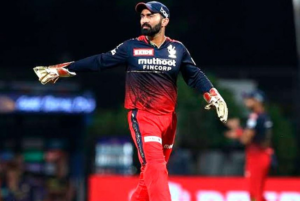 অল্পের জন্য শাস্তির হাত থেকে রক্ষা কার্তিকের