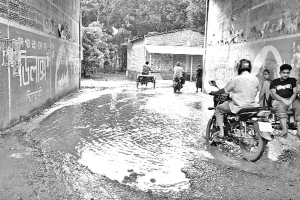 সুলতান সেতুর আন্ডারপাস সড়কে অল্প বৃষ্টিতেই জলাবদ্ধতা!